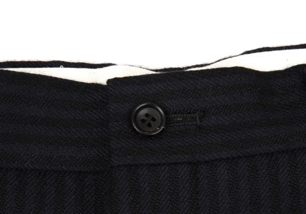 COMME des GARCONS Stripe Two Tuck Wool Shorts K-151245_003