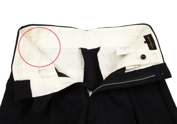 COMME des GARCONS Stripe Two Tuck Wool Shorts K-151245_005