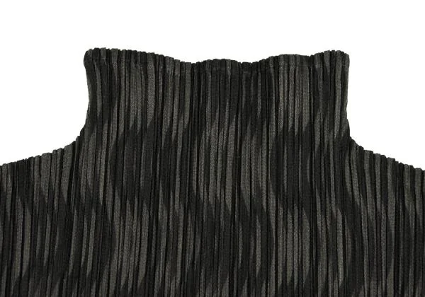 プリーツプリーズPLEATS PLEASE ウェーブストライププリントハイネックノースリーブトップス チャコール3 K-154410_003