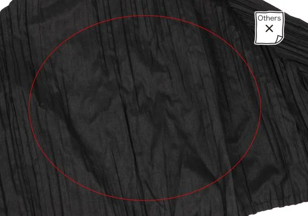 ISSEY MIYAKE Poly Silk Pleated V Back Top  K-154511_004