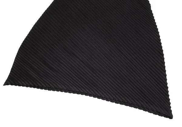 プリーツプリーズPLEATS PLEASE バイアスプリーツ変形ノースリーブワンピース 黒3 K-156791_006