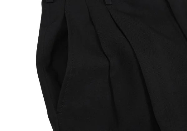 COMME des GARCONS Wool Gaba Tuck Shorts K-157589_004