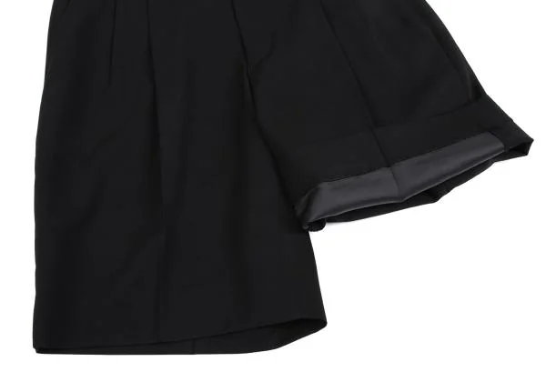COMME des GARCONS Wool Gaba Tuck Shorts K-157589_009