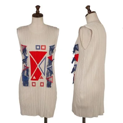 PLEATS PLEASE Patch Embroidery Design Sleeveless Top