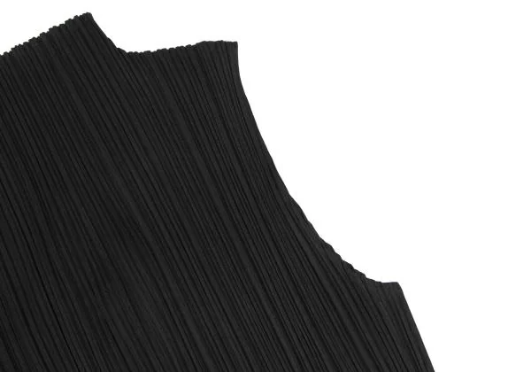 PLEATS PLEASE Hight-neck Sleeveless Top K-159231_009