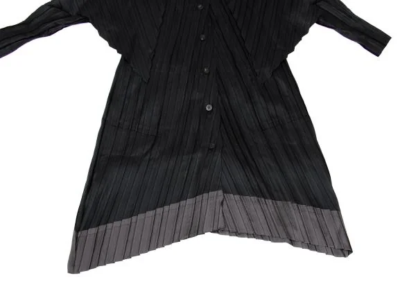イッセイミヤケISSEY MIYAKE ストールカラーバイカラープリーツコート 黒2 K-159551_009