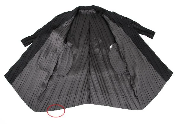 イッセイミヤケISSEY MIYAKE ストールカラーバイカラープリーツコート 黒2 K-159551_011