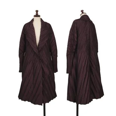ISSEY MIYAKE Pleated Coat
