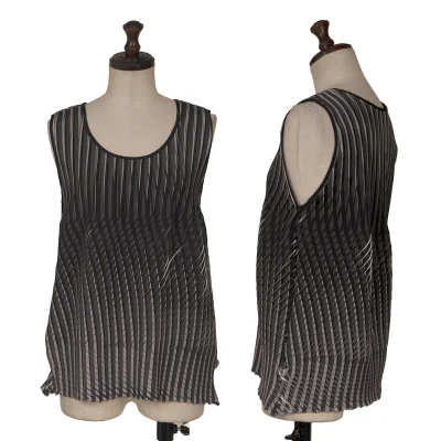 ISSEY MIYAKE Stripe Printed Pleats Sleeveless Top