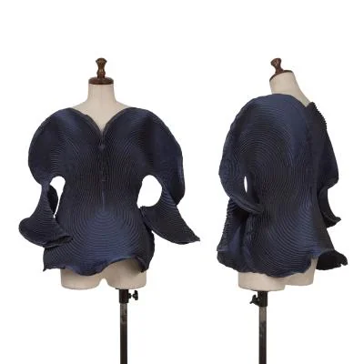 ISSEY MIYAKE 3D Steam Stretch Pleated Wave Top