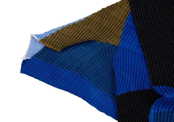 ISSEY MIYAKE  Color Switching Stretch Pleats Cardigan K-159712_004