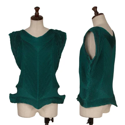 ISSEY MIYAKE 3D Steam Stretch Pleated Sleeveless Top