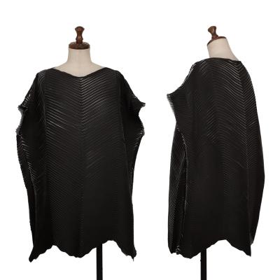 ISSEY MIYAKE Zigzag Pleats Sleeveless Top