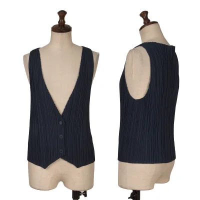 ISSEY MIYAKE 24 Pleated Gilet Vest