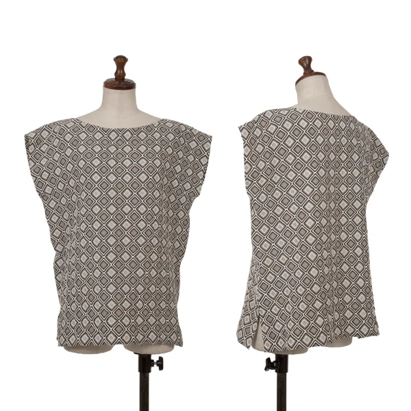 ISSEY MIYAKE Geometric Emboss Sleeveless Top Mocha 2 K-160429_001