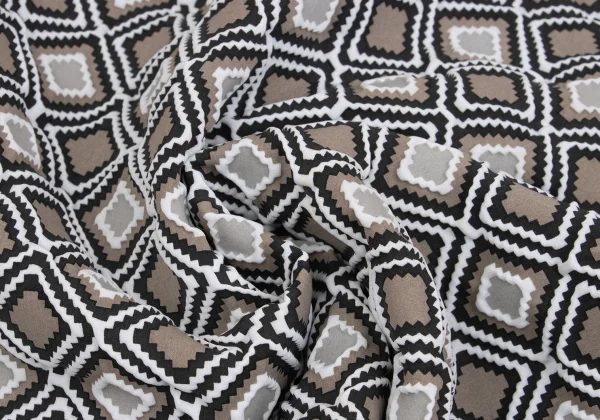 ISSEY MIYAKE Geometric Emboss Sleeveless Top K-160429_012