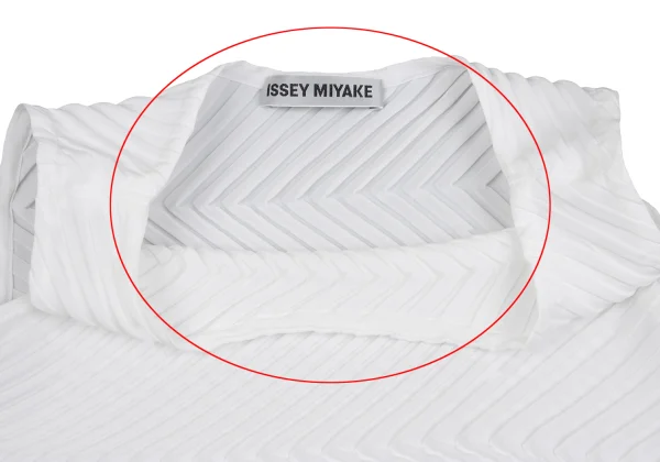 ISSEY MIYAKE Zigzag Embossed Pleated Tank Top K-160511_007