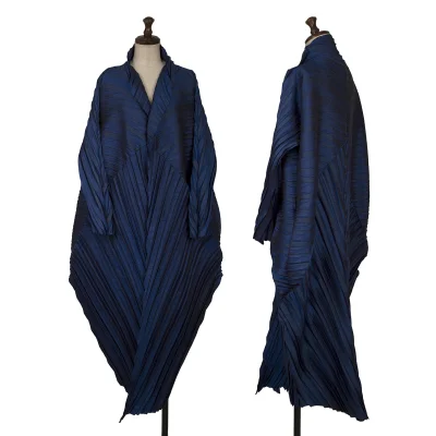 ISSEY MIYAKE Pleated Switching Dolman Coat