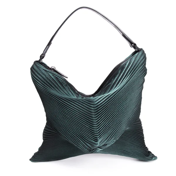 ISSEY MIYAKE 3D Steam Stretch Pleated Bag K-160616_004
