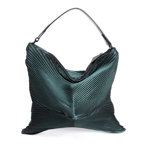 ISSEY MIYAKE 3D Steam Stretch Pleated Bag K-160616_006