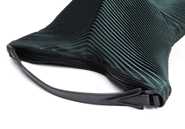 ISSEY MIYAKE 3D Steam Stretch Pleated Bag K-160616_008
