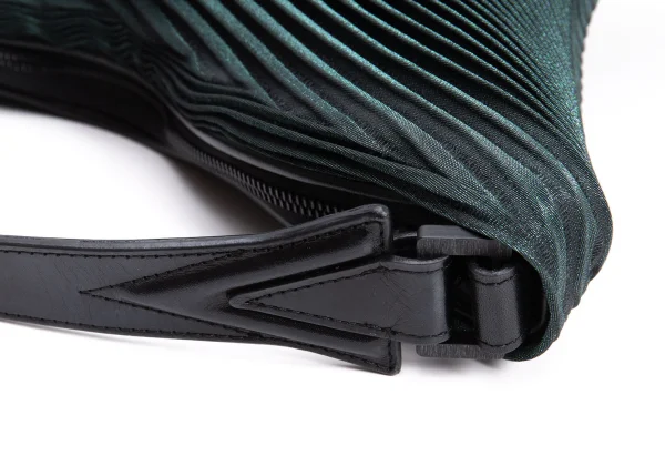 ISSEY MIYAKE 3D Steam Stretch Pleated Bag K-160616_009