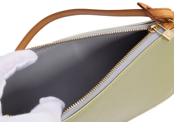 Louis Vuitton Monogram Verni Lexington Hand Pouch K-161157_010