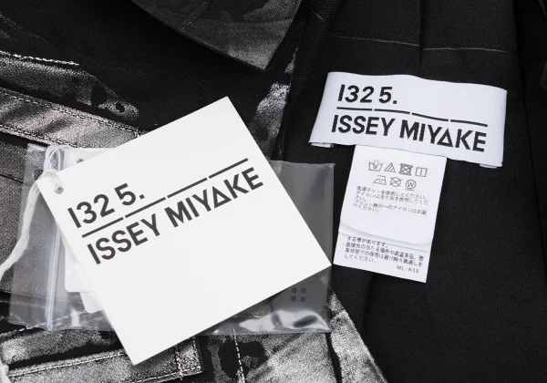 ISSEY MIYAKE 132 5. Foil Printed Pleats Skirt K-161434_016
