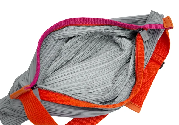 PLEATS PLEASE Pleated One Shoulder Bag K-161547_009