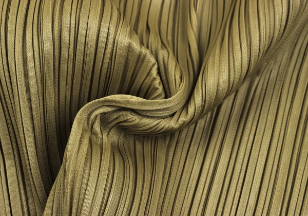 ISSEY MIYAKE Pleats Sleeveless Top K-161680_010
