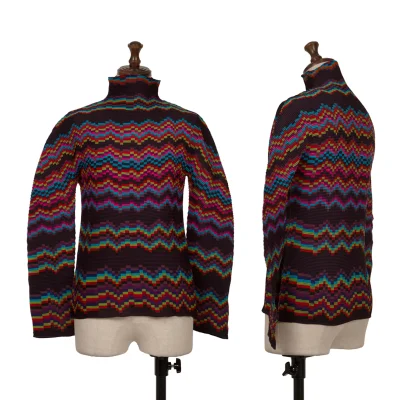 ISSEY MIYAKE me Colorful Wave Printed Stretch Pleats High Neck T-shirt