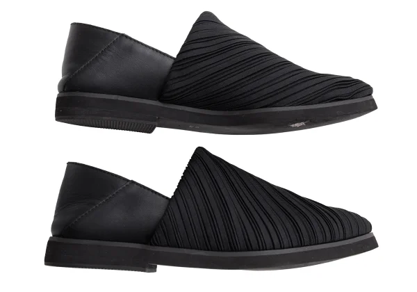 PLEATS PLEASE Pleats Slip-on K-161980_003
