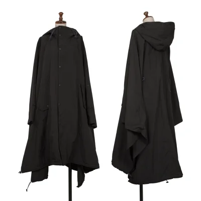 UN3D. Nylon Drawcord Hooded Cape Coat