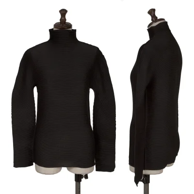 ISSEY MIYAKE me Stretch Pleated High Neck T Shirt