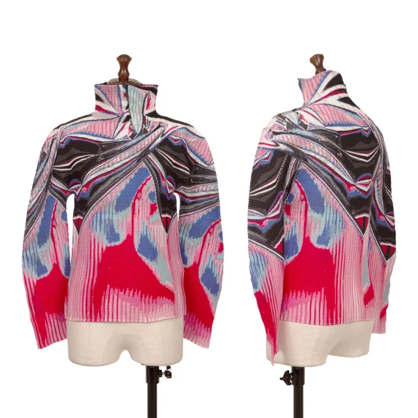 ISSEY MIYAKE me Stretch Pleated Graphic Print T Shirt Pink,Multi-Color Free K-162307_001