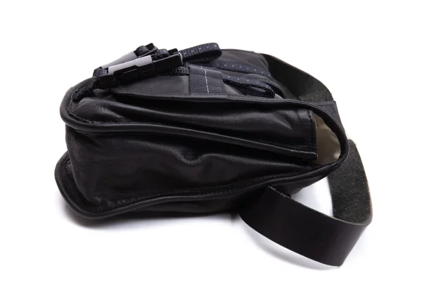 ISAMU KATAYAMA BACKLASH Belted Leather Waist bag K-162382_005