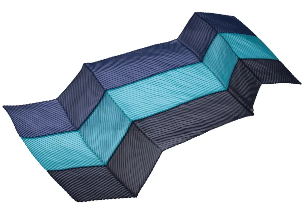 【新品】　イッセイミヤケ　シルク　大判ストール　バイカラー　プリーツ　シワ加工 イッセイミヤケISSEY MIYAKE プリーツバイカラー切替ストール