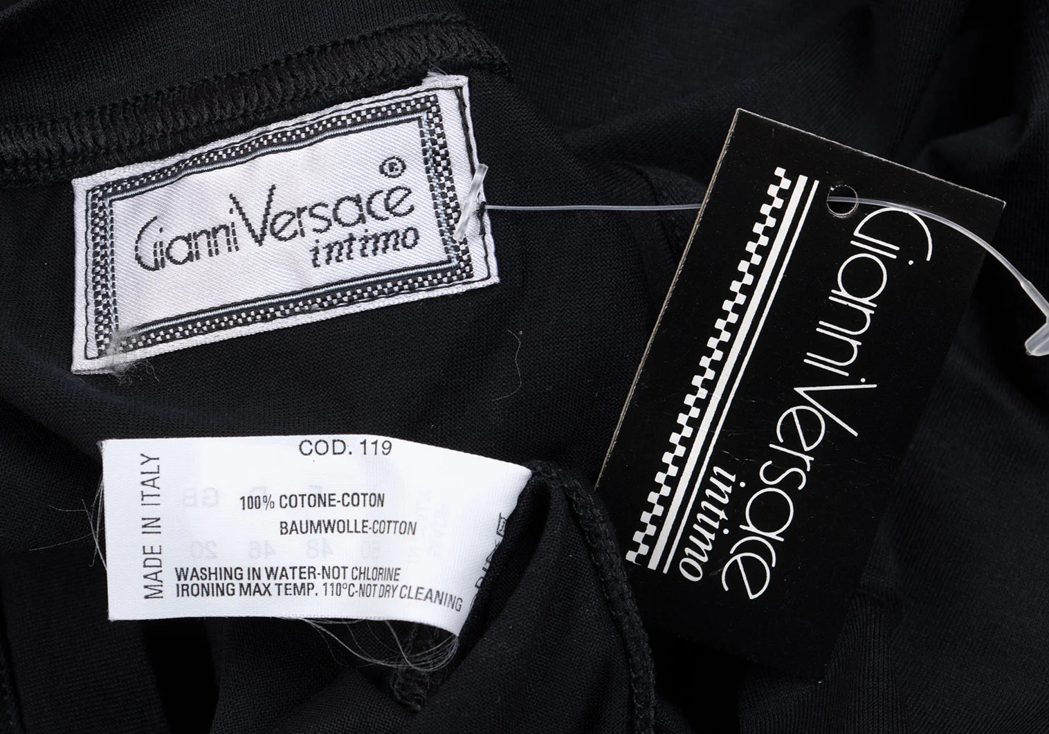 ジャンニヴェルサーチGIANNI VERSACE シーム切替Vネック