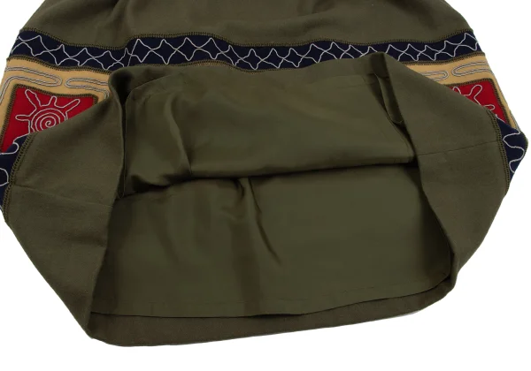 イッセイミヤケISSEY MIYAKE I.S. ウールエンブロイダリーセットアップ カーキM K-162989_017