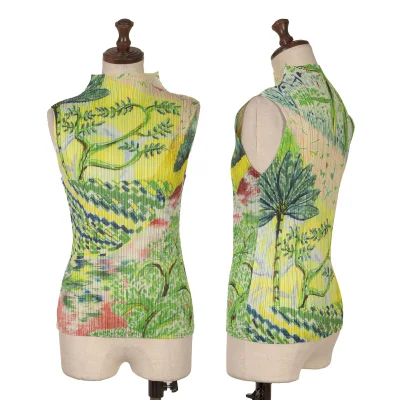 PLEATS PLEASE PROMENADE Illustration Printed Tank Top
