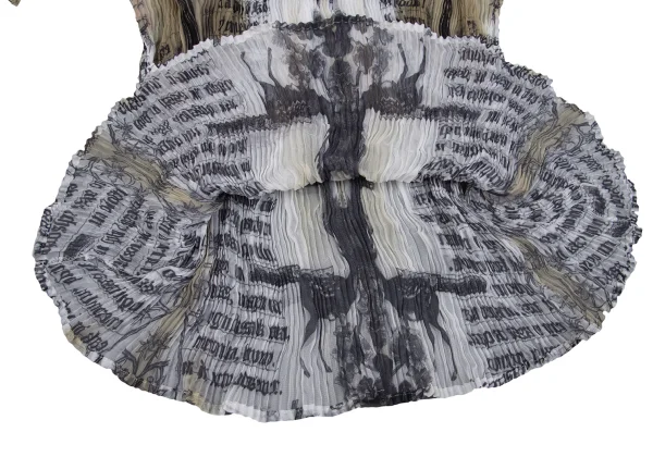 ISSEY MIYAKE WHITE LABEL Printed See-through Pleats T Shirt K-163170_008