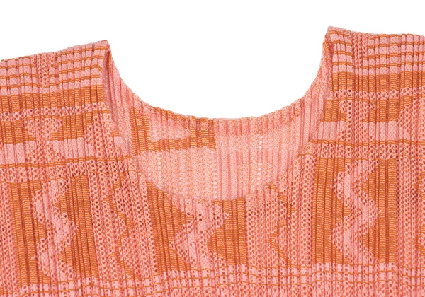 PLEATS PLEASE Graphic Jacquard Mesh Pleats T-shirt K-163188_004