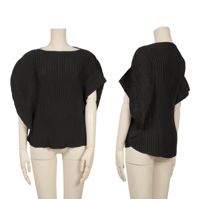ISSEY MIYAKE Circle Design Pleats Top