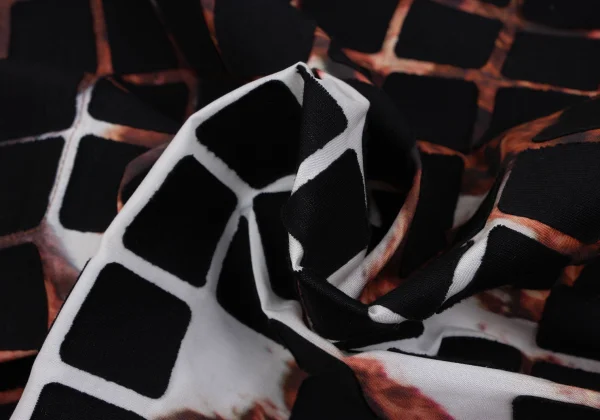 ISSEY MIYAKE Block Paste Graphic Sleeveless Top K-163343_012