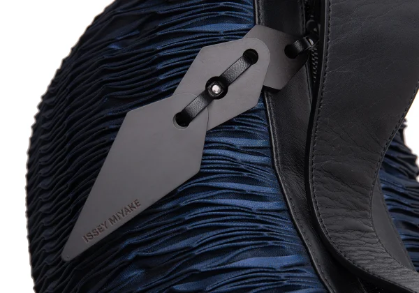 ISSEY MIYAKE Pleats One Shoulder Bag K-163395_008