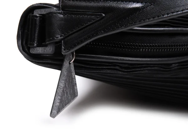 ISSEY MIYAKE 3D Stretch Pleats Shoulder Bag K-163396_008