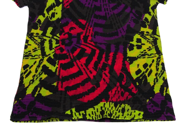 ISSEY MIYAKE me Printed High-neck Pleats T-shirt K-163635_007