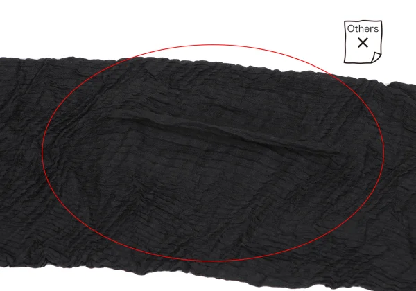 ISSEY MIYAKE Wrinkle Pleats Turtle Neck Top  K-163694_006