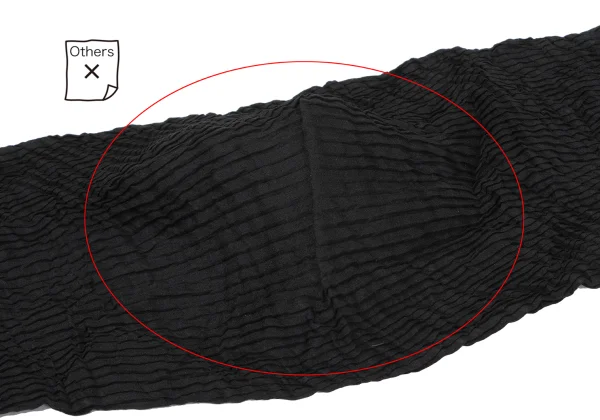 ISSEY MIYAKE Wrinkle Pleats Turtle Neck Top  K-163694_008