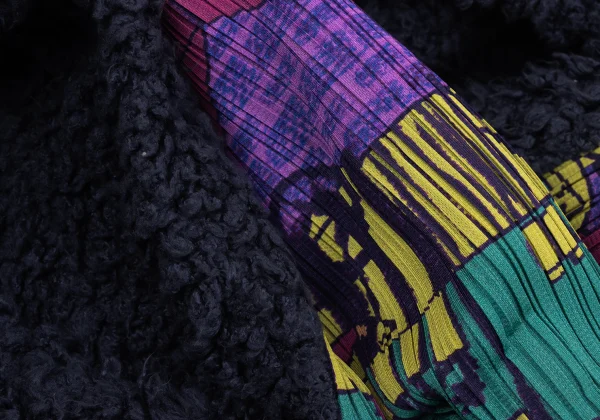 PLEATS PLEASE Cobblestone Street Print Fleece-lined Stole K-163767_009